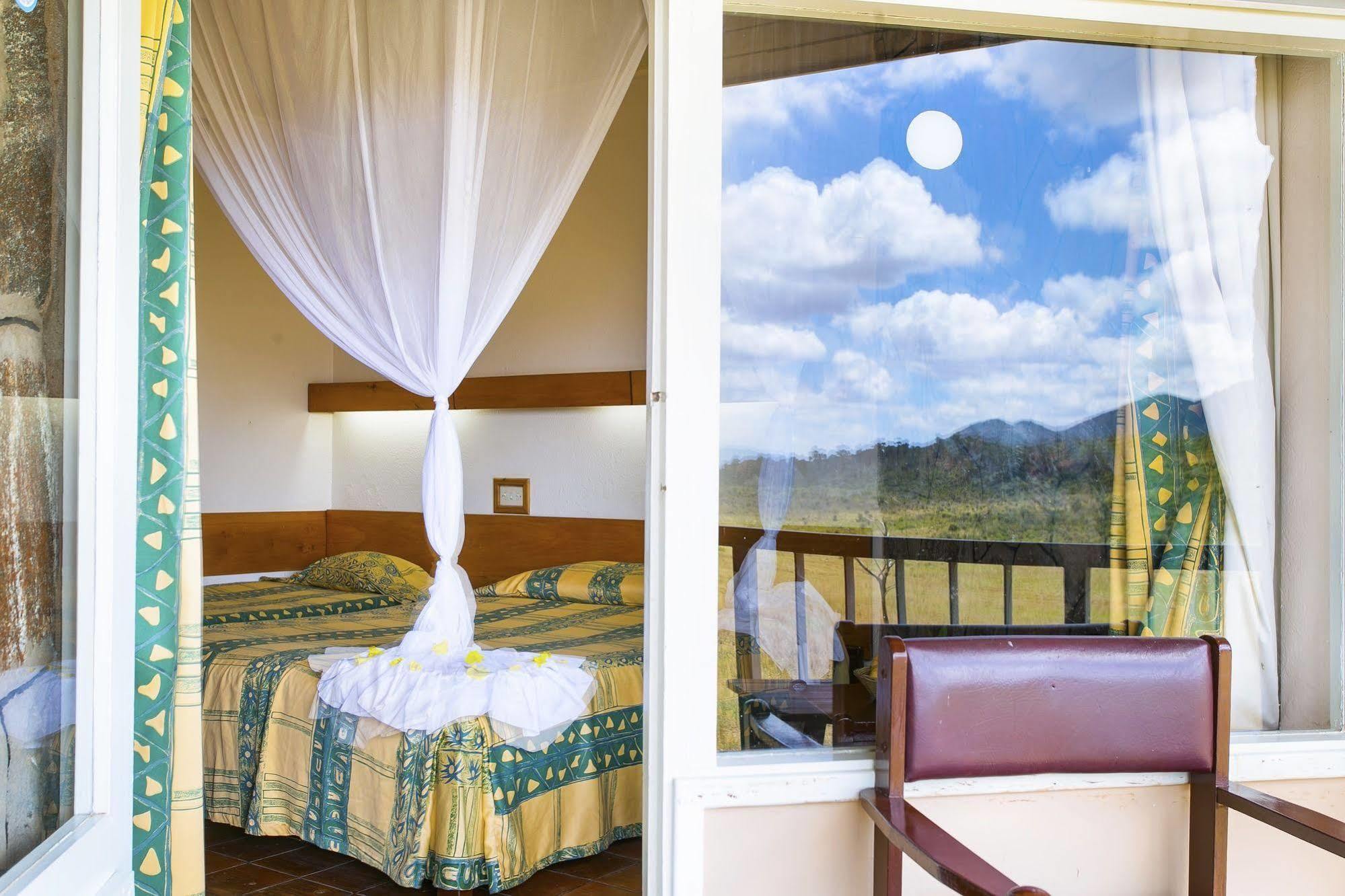 Ngulia Safari Lodge Tsavo Exterior photo